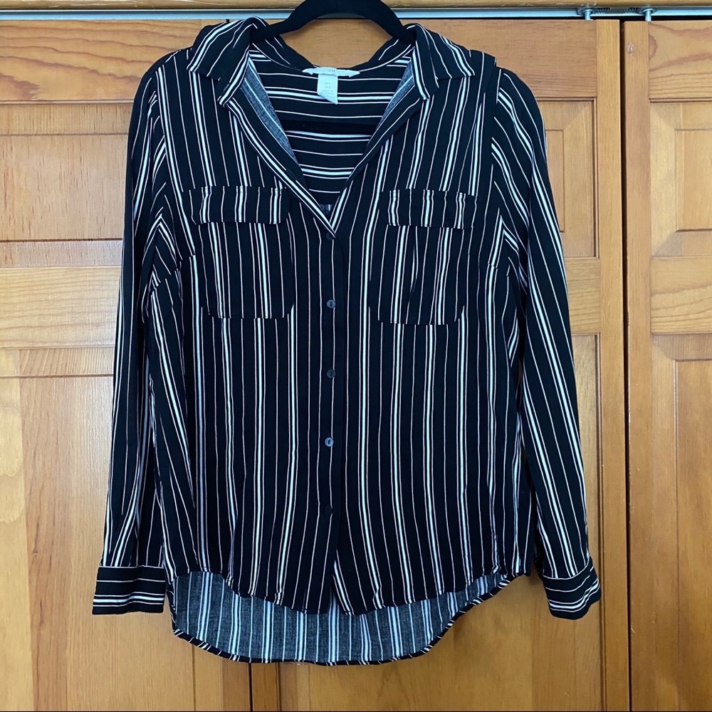 H&M Black and White Button Down Blouse